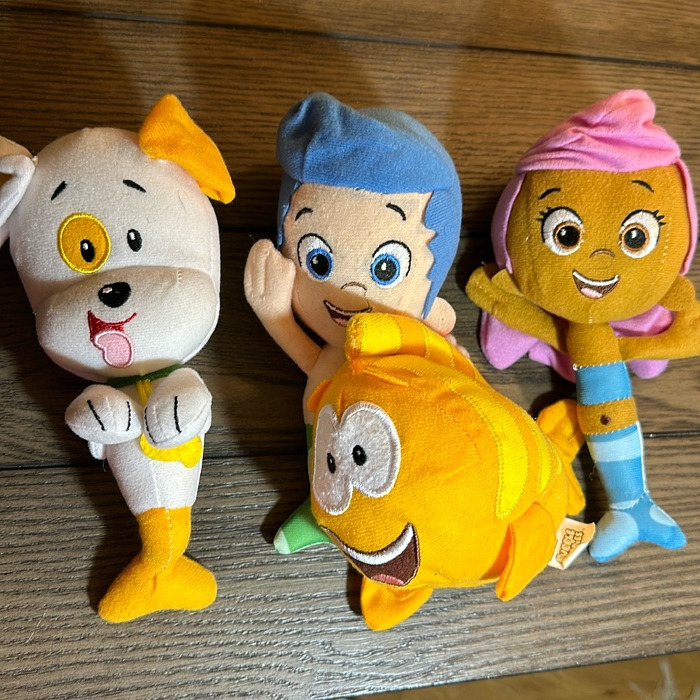 Bubble guppies stuffies set